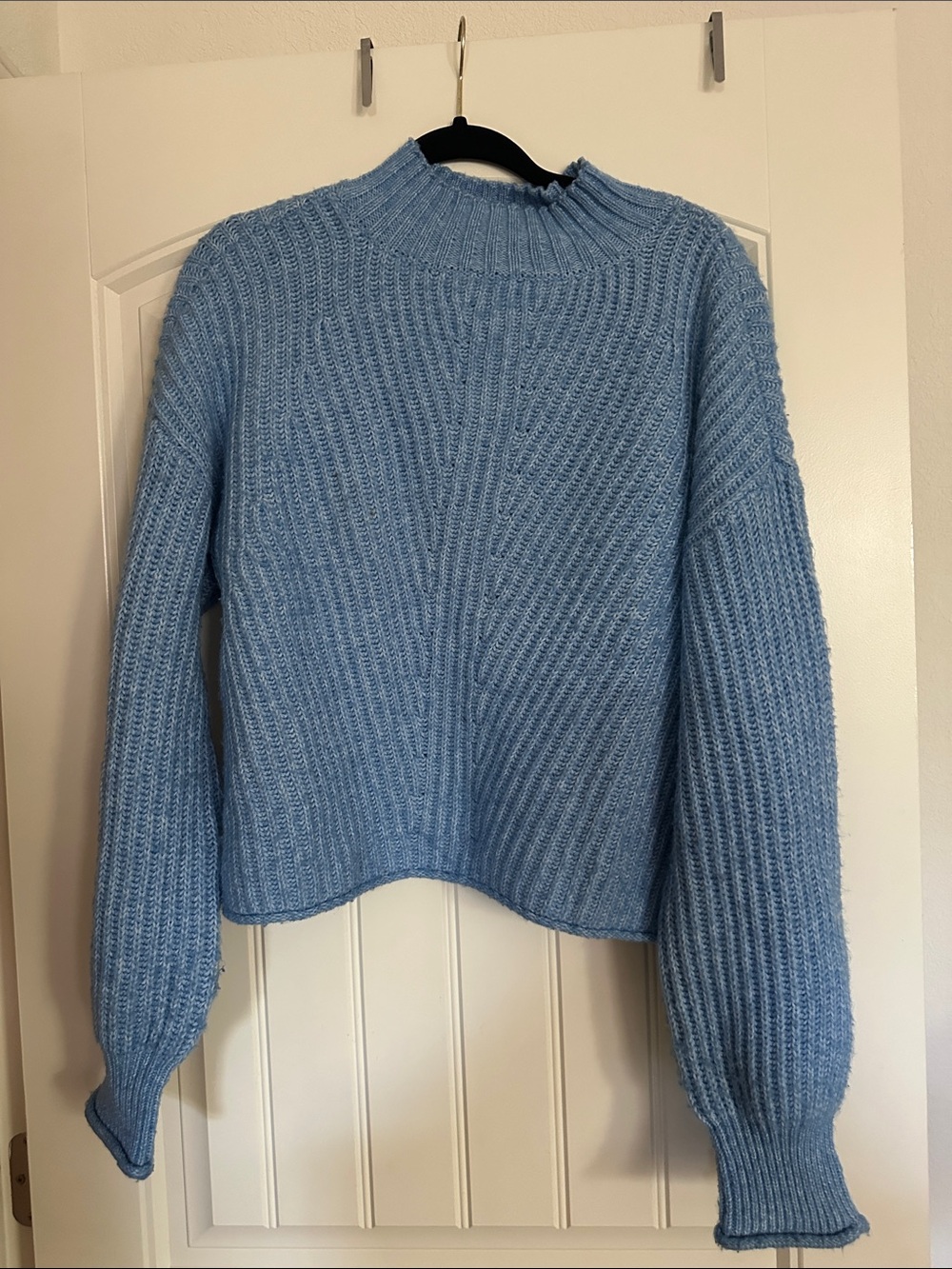 Cropped light blue sweater SO SIZE XL